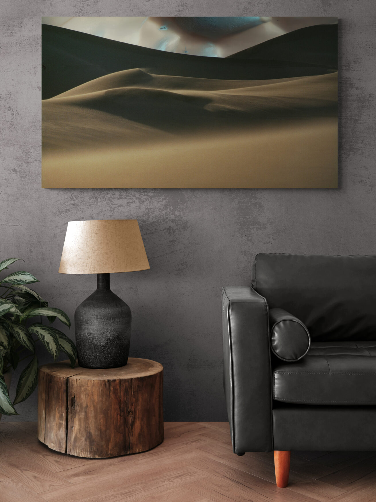 38 lounge-with-leather-sofa-and-lamp